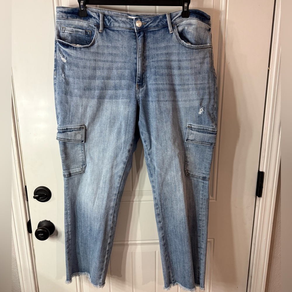 Women's Lovervet by Vervet Distressed Cargo Jeans 22W